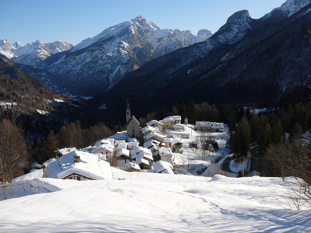Hotel Chalet Giasenei Sagron Mis Bagian luar foto