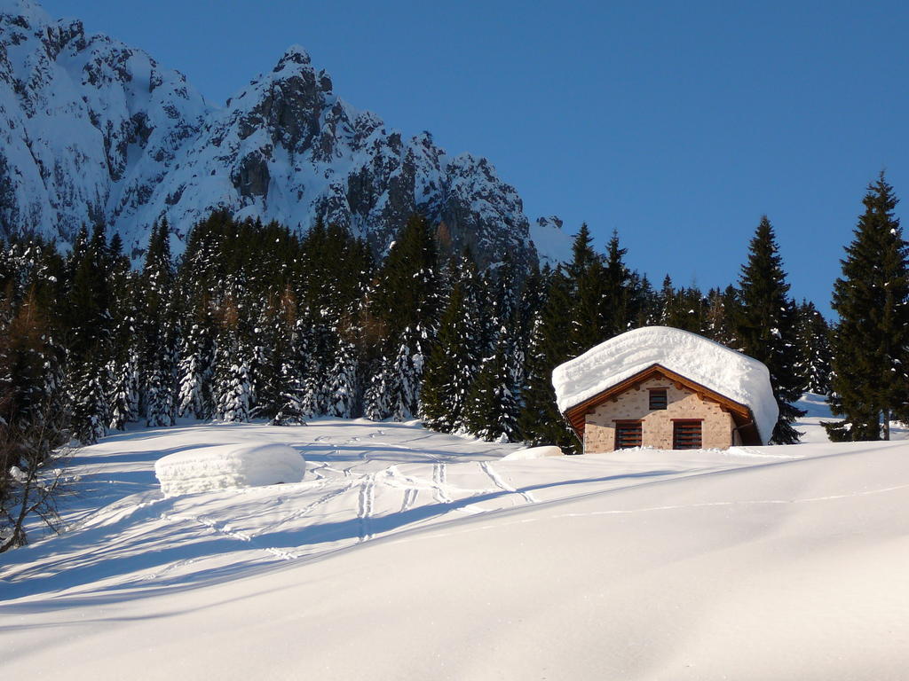 Hotel Chalet Giasenei Sagron Mis Bagian luar foto