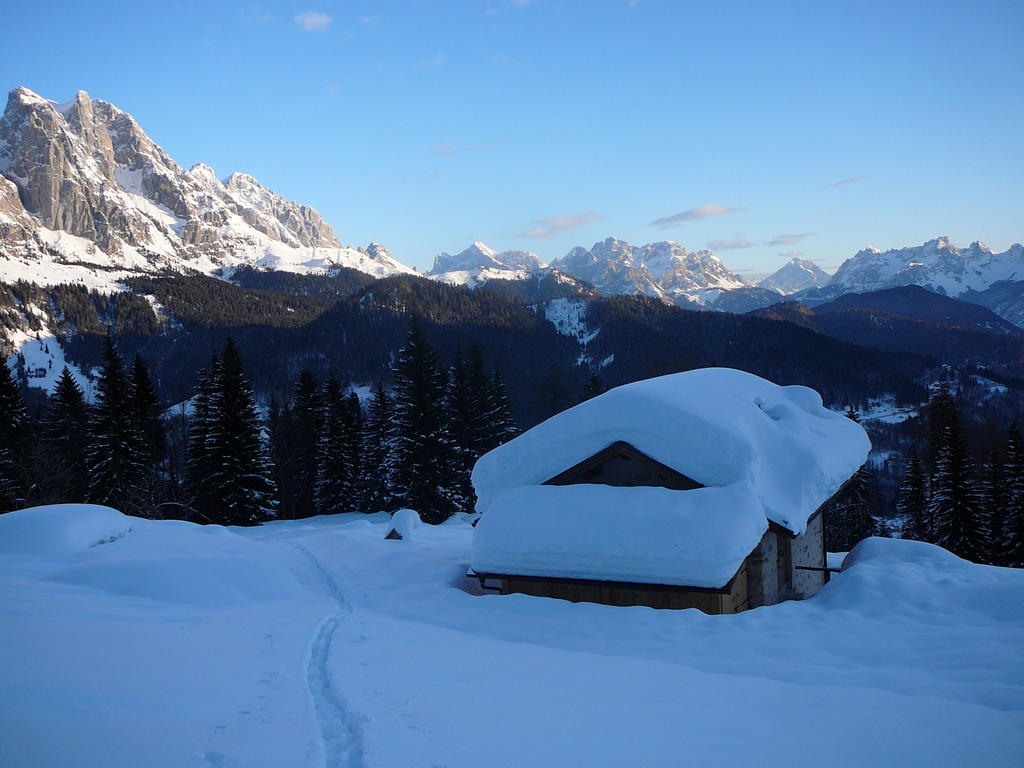 Hotel Chalet Giasenei Sagron Mis Bagian luar foto