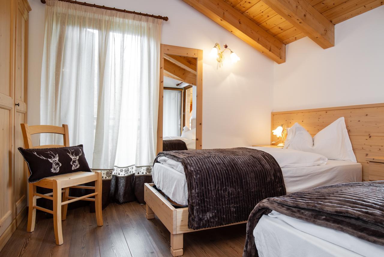 Hotel Chalet Giasenei Sagron Mis Bagian luar foto