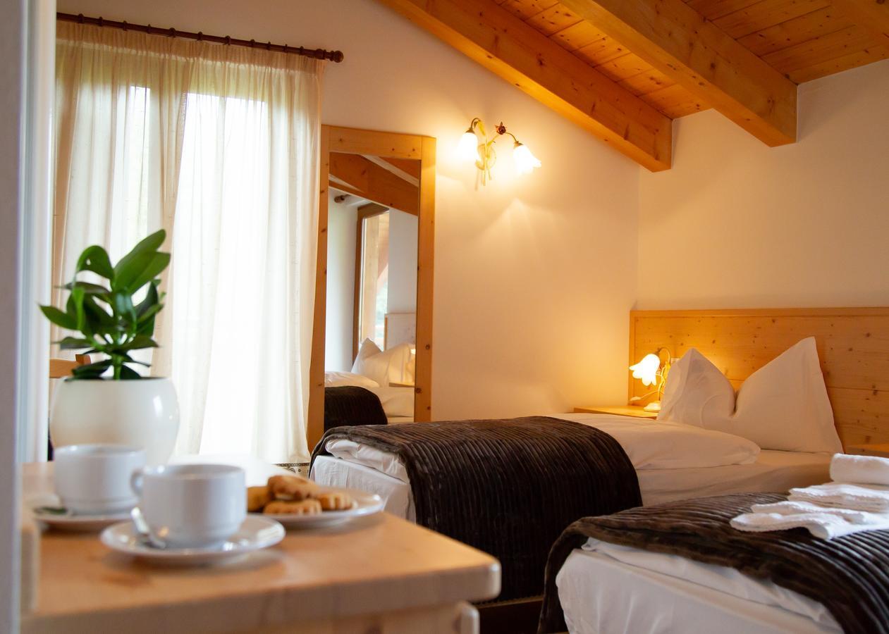 Hotel Chalet Giasenei Sagron Mis Bagian luar foto