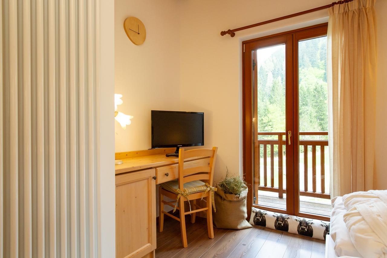 Hotel Chalet Giasenei Sagron Mis Bagian luar foto