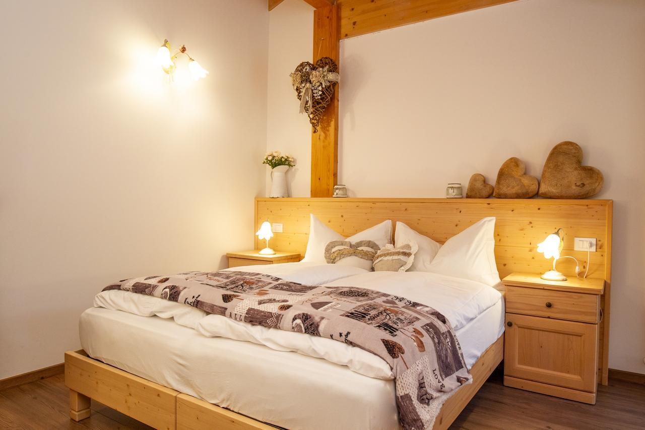 Hotel Chalet Giasenei Sagron Mis Bagian luar foto